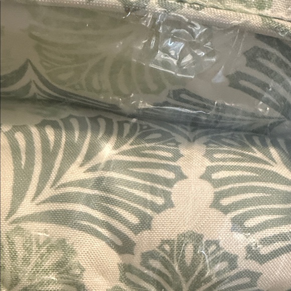Set of 2 “Martha Stewart Green indoor outdoor Throw Pillows Brand New 11x18 - Picture 3 of 9